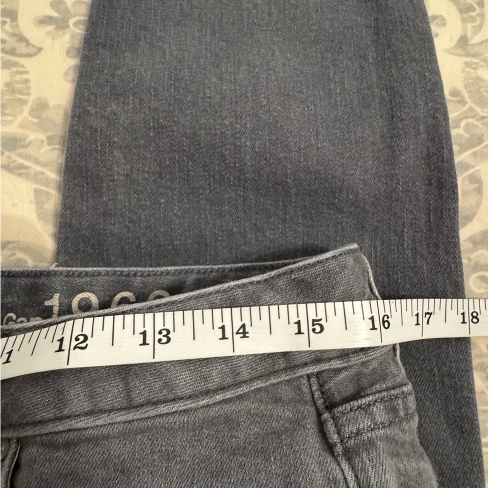 EUC Gap 1969 Skinny Jeans (30) - Picture 6 of 7